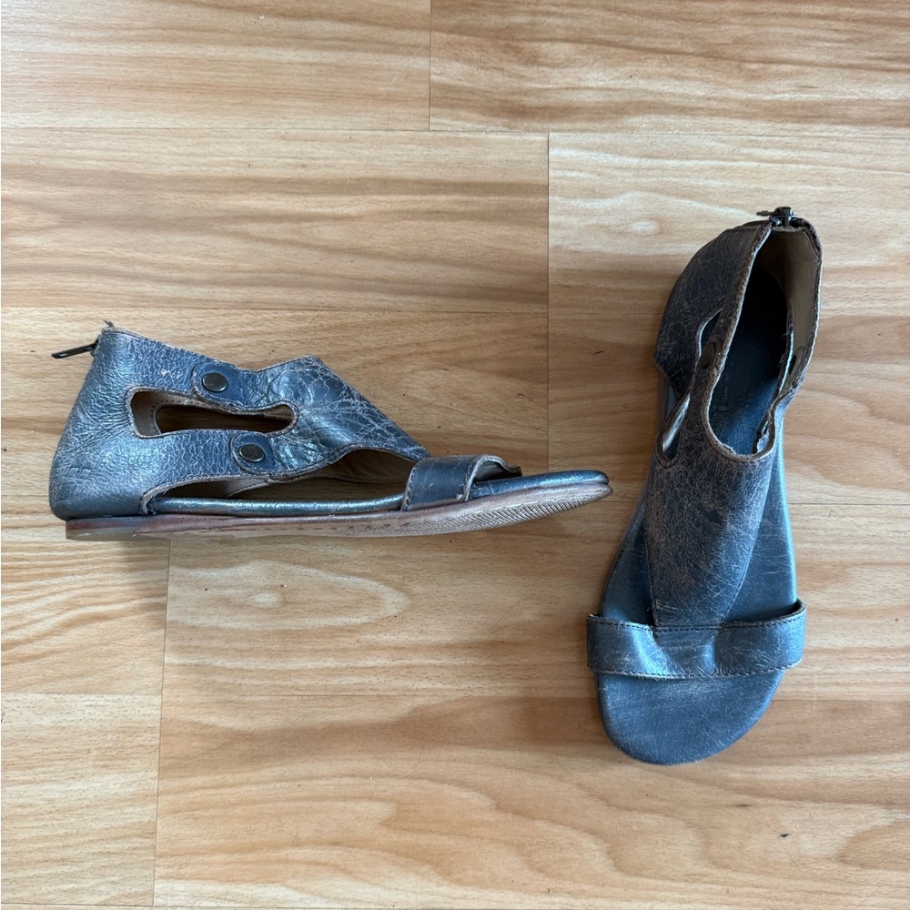 Super Cute Bed Stu Soto Distressed Gray Rustic Sandals - Sz 8